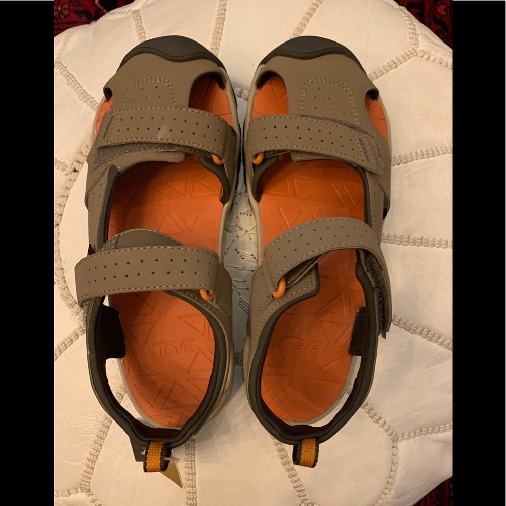 NWT boys Teva sport sandals. Brand new! 😎